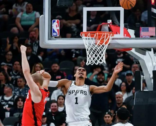 开云线上入口-死亡五大！马刺新赛季首发揭晓 波波维奇逆势而为