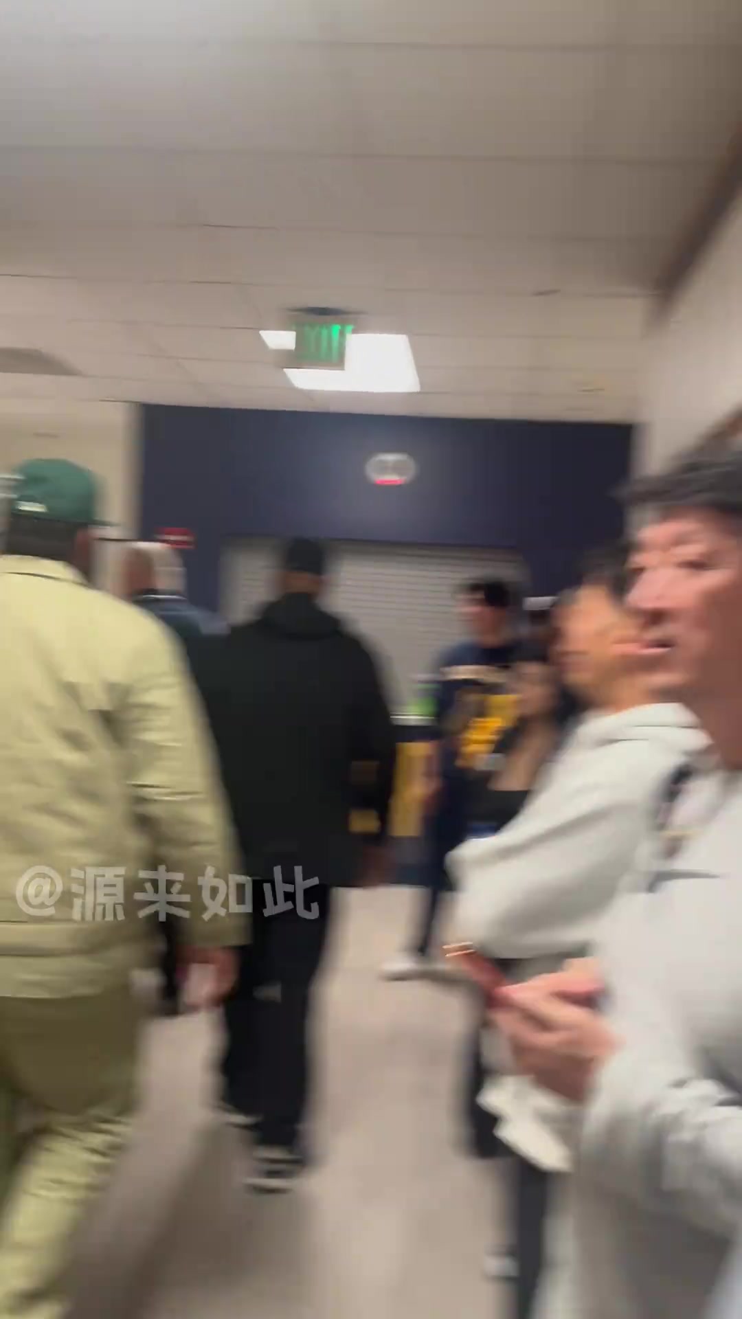 开云登录网址入口-张博源访问伯克利Vlog第二弹：偶遇库里 比赛日探访球队更衣室