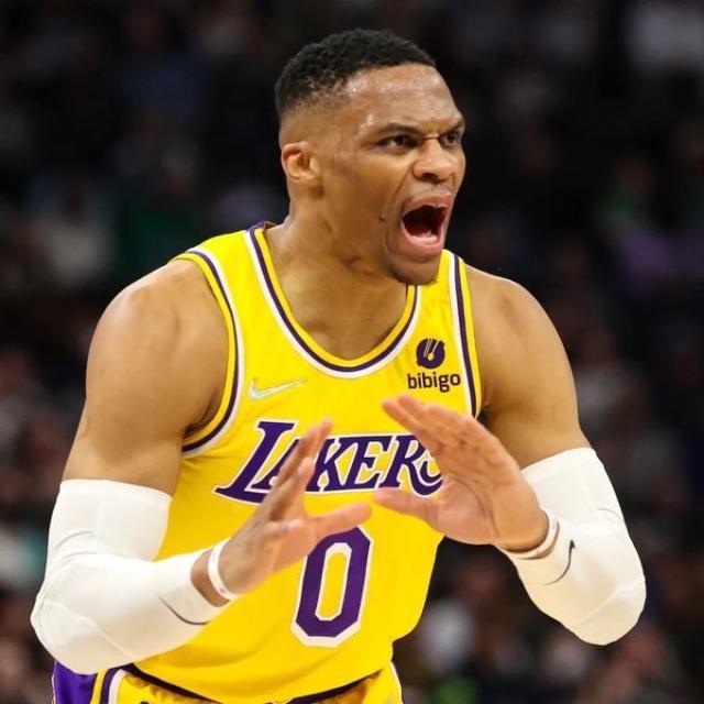 开云登录网址入口-詹皇里程悲之夜湖人迎重大利好 韦少已彻底复苏？