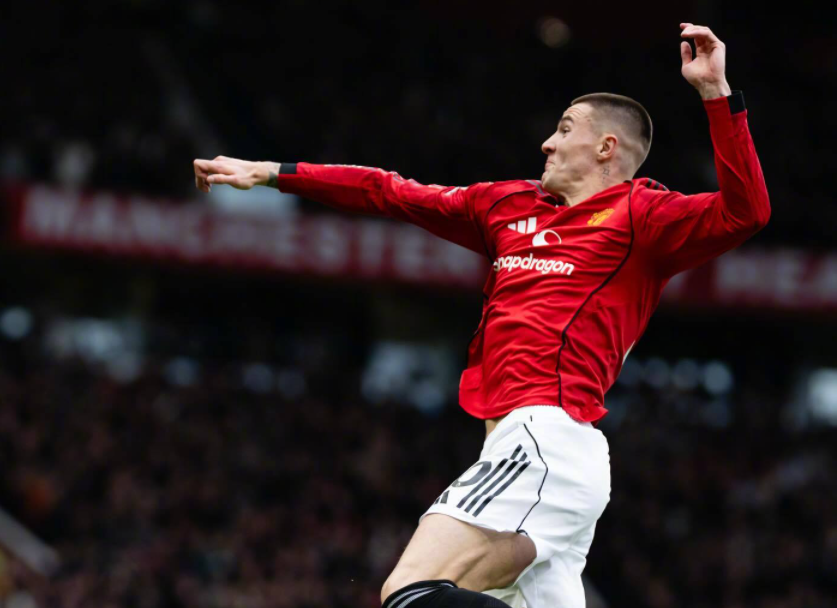 开云下载-英超最新积分战报：曼联成功复仇，利物浦升到第4，维拉3连败